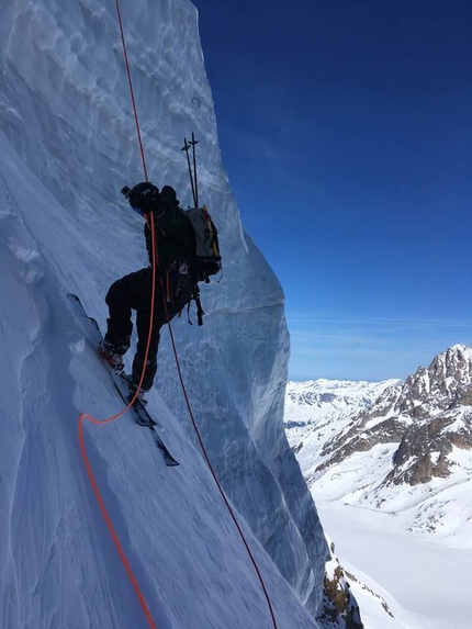Jonathan Charlet, Christophe Henry, Triolet, Mont Blanc - Triolet North Face: Jonathan Charlet abseiling down a serac