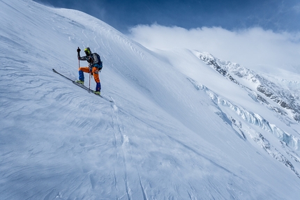 Altai Mountains / Steep skiing in Siberia by Daniel Ladurner & Co