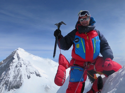 Everest, Lhotse, Marco Camandona, François Cazzanelli - Marco Camandona in cima al Lhotse