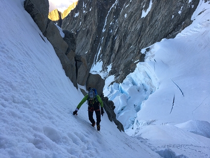 Innominata Ridge, Mont Blanc, Denis Trento, Robert Antonioli - Innominata Ridge: Denis Trento making a fast ascent of Mont Blanc on 28/06/2018 with Robert Antonioli