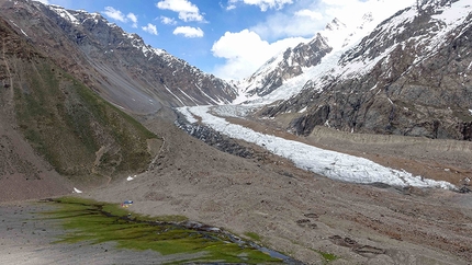 Dasbar Valley, Pakistan, Bas Visscher, Danny Schoch, Ruud Rotte, Menno Schokker - Kachqiant, Dasbar Valley, Pakistan: campo base (3600m) e il ghiacciaio vicino a Ghamobar Zom