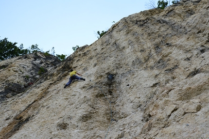 La Vela, arrampicata a Trento - La Vela di Trento: Andrea Zanetti sulla sua via Alpenflex
