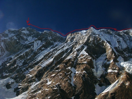 Tomaz Humar Annapurna South Face - Annapurna South Face Tomaz Humar: the line of ascent up the East Ridge , via Loretan-Joos 1984, to the East summit 8047m