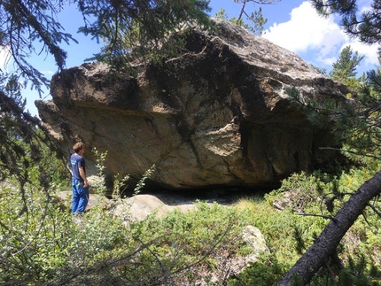 Zoia boulder, Valmalenco - Zoia boulder: Boulder n. 7, Settore Zoia Rifugio