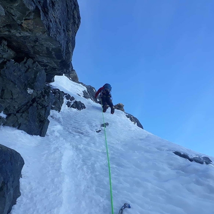 Aoraki, Mt Cook, New Zealand, Caleb Jennings, Kim Ladiges - Caleb Jennings and Kim Ladiges making the first ascent of Pilgrim up the South Face of Aoraki, New Zealand