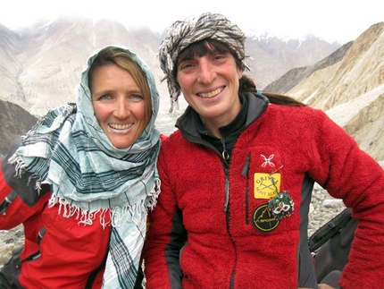 Afghanistan 2010 - Wakhan - Suzy Medge e Anna Torretta