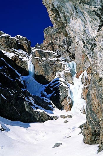 Val di Livigno cascate di ghiaccio - Val di Livigno: In avvicinamento a Illusione Ottica 