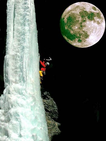 Val di Livigno cascate di ghiaccio - Val di Livigno: Danza del Ventre: Mario Sertori durante l'apertura