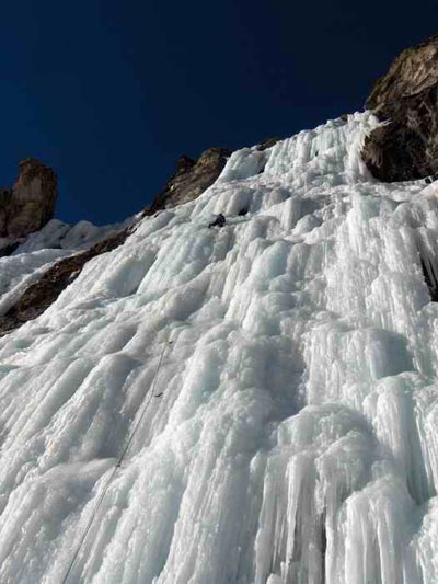 Vallone Arnas cascate di ghiaccio Piemonte - Vallone di Arnas: Elio Bonfanti su Commitment.
