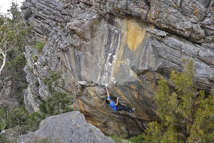 Grampians Australia, bouldering, Niccolò Ceria - Niccolò Ceria claiming the first repeat of The Lonely Crowd, the boulder problem put up by Nalle Hukkataival in the Grampians Australia