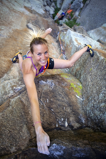 Federica Mingolla climbs old projects in Valle dell’Orco, Italy