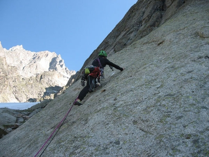 New rock climbs on Aiguille de l'Eveque, Mont Blanc
