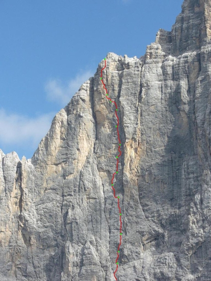 Chimera Verticale - Chimera Verticale, Civetta, Dolomites. Established between 2007 - 2009 by Alessandro Baù, Daniele Geremia, Alessandro Beber and Luca Matteraglia