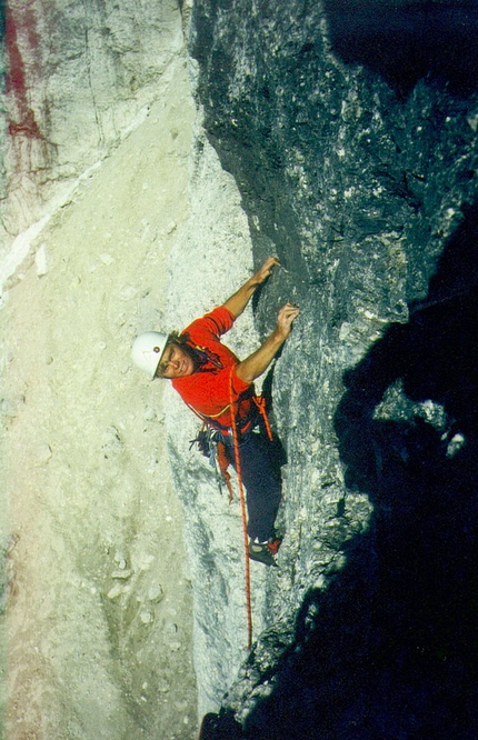 Renato Bernard - Renato Bernard in arrampicata in Dolomiti, sulla Via Messner, Seconda Torre del Sella