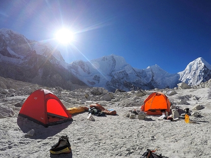 Langdung, Nepal, Himalaya, Jesús Ibarz, Edu Recio, Pablo Ruix - Langdung (6357m), Rolwaling Valley, Himalaya: base camp