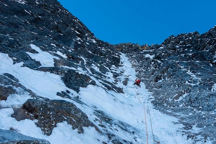 Chris Wright and Graham Zimmerman add The Indirect American to Mt MacDonald, Canada
