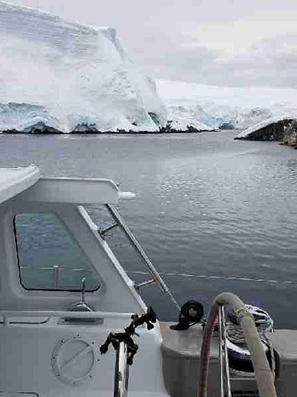 Progetto Antartide, Manuel Lugli - Scialpinismo lungo la frastagliata costa della penisola Antartica 