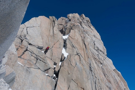 Patagonia Cerro Mangiafuoco, Paolo Marazzi, Luca Schiera - Cerro Mangiafuoco in Patagonia: Luca Schiera making the first ascent on 13/01/2019