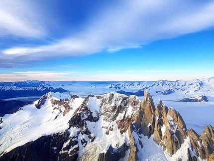 Cerro Torre, Fitz Roy, Patagonia, Edoardo Albrighi, Jacopo Zezza - Patagonia: Cerro Torre visto dalla cima del Fitz Roy