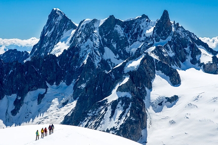 Arc'teryx Alpine Academy - From 4 - 7 July 2019 Chamonix, France will host the Arc'teryx Alpine Academy, a meeting on Mont Blanc where beginners and experts alike can improve their skills and techniques for climbing and mountaineering together with expert mountain guides.