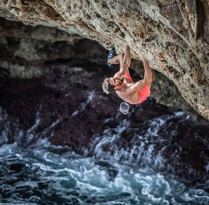 Julia and Jernej Kruder Deep Water Solo climbing at Mallorca