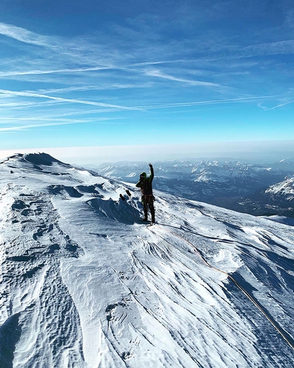 Divine Providence, Mont Blanc, Xavier Cailhol, Symon Welfringer - Divine Providence, Mont Blanc: Symon Welfringer on the ridge (17-19/02/2019)