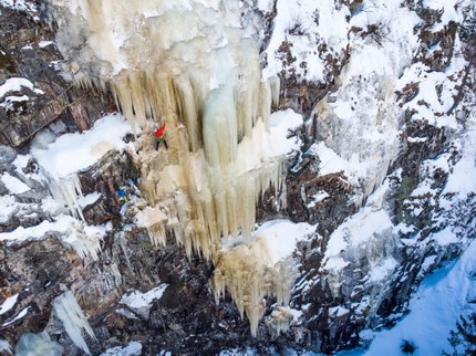 Hansjörg Auer climbs new ice in his Ötztal mountains