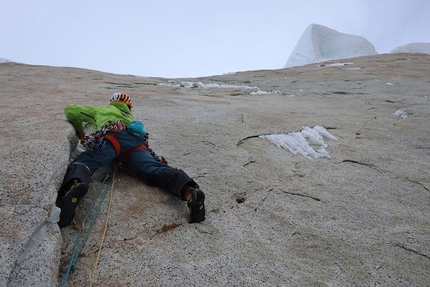 Risk reduction in mountaineering, the Chamonix High Mountain Military Group video