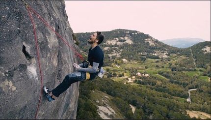 Video arrampicata: Felipe Camargo su El Bon Combat 9b