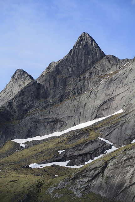 Lofoten Norvegia - Diamantfinner, parete nord di Moltbaertinden North Peak, Lofoten, Norvegia (Bernat Bilarrassa, Gerber Cucurell, Jordi Esteve 24/05/2019)