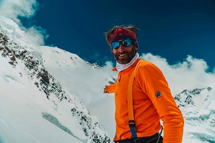 Cala Cimenti summits and skis Nanga Parbat