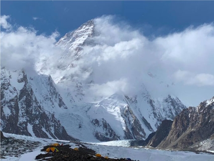 Max Berger - Il K2. Alta 8611 metri, è la seconda montagna più alta della Terra dopo l'Everest.