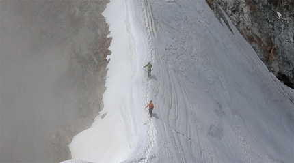Cresta Integrale di Peutérey, Monte Bianco - François Cazzanelli e Andreas Steindl sulla Cresta Integrale di Peutérey in 12 ore e 12 minuti