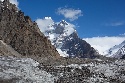 Black Tooth, Karakorum, Simon Messner, Martin Sieberer - Muztagh Tower (left summit) and Black Tooth (6718m)