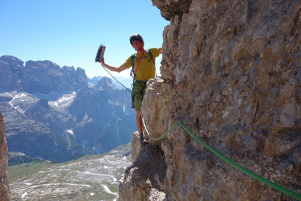 Cima Grande di Lavaredo, Dolomites - Making the first ascent of Zeitsprung, Große Zinne, Drei Zinnen, Dolomites (Hannes Pfeifhofer, Diddi Niederbrunner)