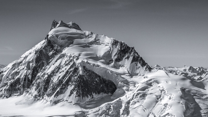 Simon Richardson, Ian Welsted - The Epaulette Ridge of Mount Waddington in Canada takes the right skyline