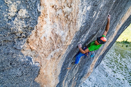 Rolando Larcher - Rolando Larcher climbing Dolmen, Pilastro Menhir, Meisules dla Biesces (Sella group), Dolomites