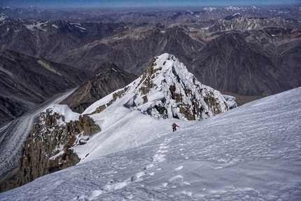 Koyo Zom, Tom Livingstone, Ally Swinton - Koyo Zom, Pakistan: first ascent of west face by Tom Livingstone e Ally Swinton