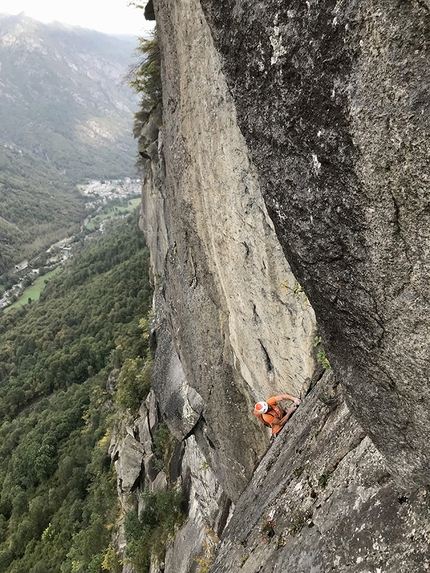 Valle Orco arrampicata - Valle dell'Orco: durante l'apertura di Mikakadi (Umberto Bado, Daniele Gallarato)
