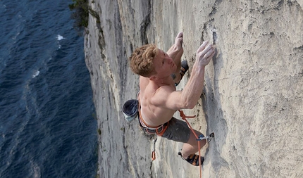 Magnus Midtbø at Arco climbs Heinz Mariacher 80's sketchy slabs