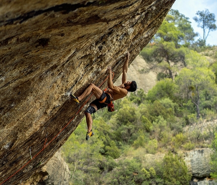 Buster Martin - Buster Martin climbing First Ley 9a+ at Margalef in Spain