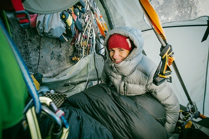 The Nose El Capitan Yosemite - Barbara Zangerl resting in her portaledge durug her free ascent of The Nose, El Capitan, carried out with Jacopo Larcher in autumn 2019