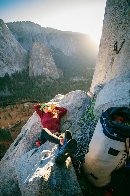 The Nose El Capitan Yosemite - Barbara Zangerl resting on The Nose, El Capitan, Yosemite, during her free ascent with Jacopo Larcher 