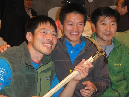 Piolet d'or Asia won by Okada and Katsutake. Hasegawa wins lifetime achievement award.