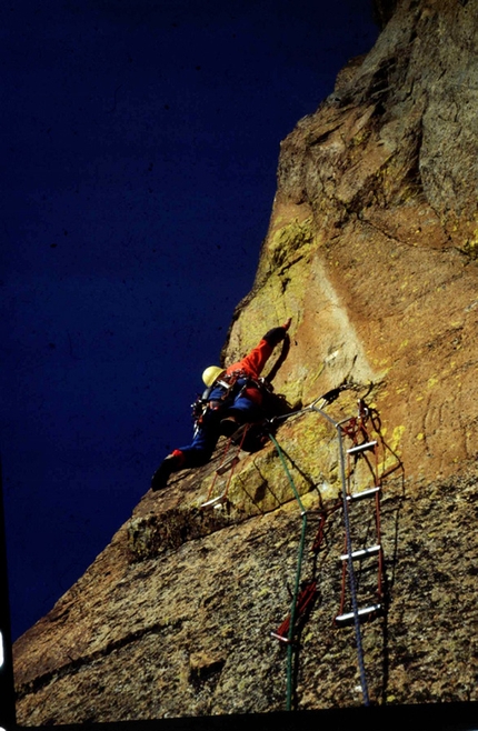 Valle Orco - Generazione Sitting Bull - Sandro Zuccon in apertura su Sturm und Drang sul Becco di Valsoera, 1984