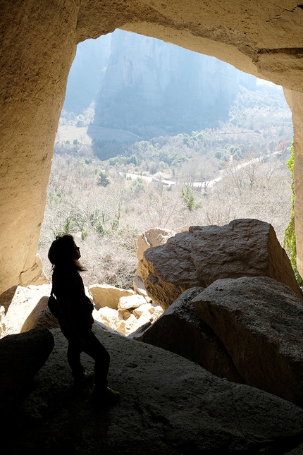 Sci alpinismo in Grecia alla Ricerca degli Antichi Dei - Stone balancing (pietre in equilibrio, come passi su una stretta dorsale), Meteora, Grecia