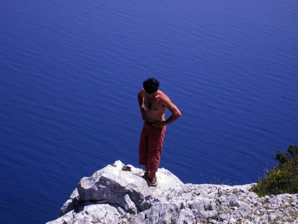 Oltreconfine - In cima (al mare). Oltreconfine, Parete “Amor de Mi Vida”, M.te Ginnircu, Sardegna