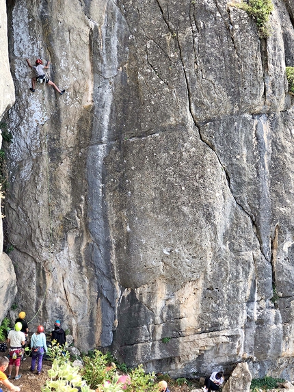 Arrampicata a Lula in Sardegna - In arrampicata nel settore Su Pertusu a Lula in Sardegna