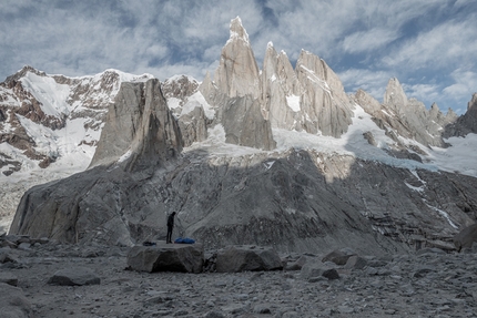 Nicolas Favresse, Sean Villanueva, Aguja Poincenot, Patagonia - Nico Favresse and Sean Villanueva making the first repeat and first free ascent of Historia interminable on Aguja Poincenot in Patagonia