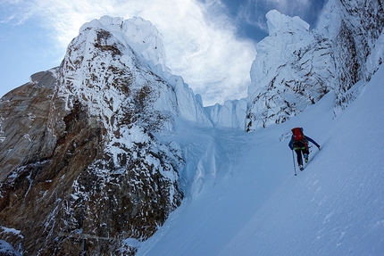 Cerro Torre Patagonia, Raphaela Haug - Cerro Torre Patagonia: climbing up towards Elmo